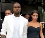 Kim Kardashian et Kanye West sortent de leur hôtel à Londres le 17 mai 2012