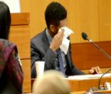 Usher en larmes au tribunal le 21 mai 2012
