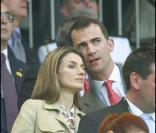 Le prince Felipe rappelle à sa femme les règles du hors-jeu !