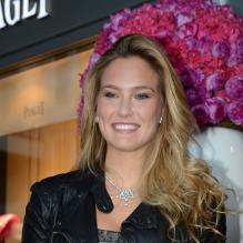 Bar Refaeli, parfaite égérie Piaget, inaugure la nouvelle boutique du bijoutier-joaillier à Genève. Le 10 mai 2012.