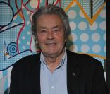 Alain Delon au vernissage de l\'exposition Princess\'s Tour, à la Galerie Caplain Matignon, à Paris, le 22 mai 2012.