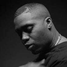 Nas dans le clip de Daughters.
