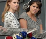 Beatrice et Eugenie au premier jour des célébrations du jubilé de diamant d'Elizabeth II, le 2 juin 2012.