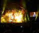 Arrivée de Johnny Hallyday sur la scène du stade de Genève dans la même configuration que sera le Stade de France, il attaque Allumez le feu !