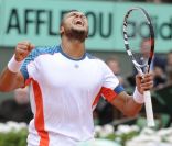 Jo-Wilfried Tsonga le 4 juin 2012 à Rland-Garros après sa victoire sur Stanislas Wawrincka
