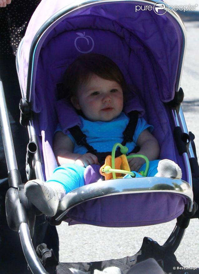 Harper Seven Beckham à Los Angeles, le 16 avril 2012.