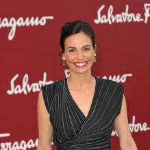 Inès Sastre assiste au défilé Croisière 2013 de Salvatore Ferragamo à la Galerie Denon au Louvre. Paris, le 12 juin 2012.