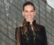 Hilary Swank assiste au défilé Croisière 2013 de Salvatore Ferragamo à la Galerie Denon au Louvre. Paris, le 12 juin 2012.