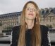 Anna Dello Russo assiste au défilé Croisière 2013 de Salvatore Ferragamo à la Galerie Denon au Louvre. Paris, le 12 juin 2012.