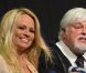 Pamela Anderson rencontre Paul Watson à Francfort en Allemagne, le 13 juin 2012