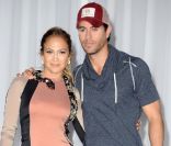 Jennifer Lopez et Enrique Iglesias lors de leur conférence de presse de tournée, fin avril 2012