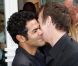 Jamel Debbouze et Franck Dubosc lors de la vente aux enchères des toiles de Florence Cassez, à Paris, le 16 juin 2012.