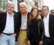 Alain Delon, Pierre Cornette de Saint-Cyr, Melissa Theuriau et Maître Franck Berton, avocat de Florence Cassez, lors de la vente aux enchères des toiles de Florence Cassez, à Paris, le 16 juin 2012.