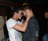 Retrouvailles entre Simon et Alexandre ( Secret Story ) au Duplex, discothèque parisienne, le mardi 19 juin 2012.