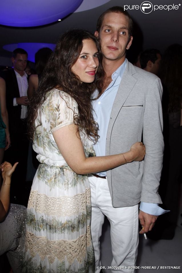 Andrea Casiraghi et Tatiana Santo Domingo lors de la soirée de Grisogono en marge du 65e Festival de Cannes, le 23 mai 2012. Leurs fiançailles ont été annoncées le 4 juillet 2012 par la princesse Caroline de Hanovre, dont Andrea est le fils aîné.
