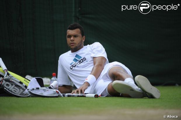 Jo-Wilfried Tsonga le 6 juillet 2012 à Wimbledon quelques heures avant sa demi-finale perdue face à Andy Murray (6-3, 6-4, 3-6, 7-5)