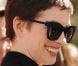 Anne Hathaway lorsque Christopher Nolan laisse ses empreintes au Grauman's Chinese Theater à Hollywood à Los Angeles le samedi 7 juillet 2012