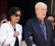 Sir Michael Caine et son épouse Shakira lorsque Christopher Nolan laisse ses empreintes au Grauman's Chinese Theater à Hollywood à Los Angeles le samedi 7 juillet 2012