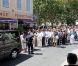 La famille et les amis du comédien aux obsèques de Mouss Diouf, le 9 juillet 2012, à Auriol.