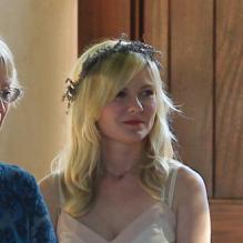 Kirsten Dunst, demoiselle d'honneur du mariage de sa meilleure amie à Santa Barbara le 15 juillet 2012