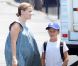 Reese Witherspoon et son fils Deacon sur le tournage de  The Devil's Knot  à Atlanta, le 26 juin 2012.