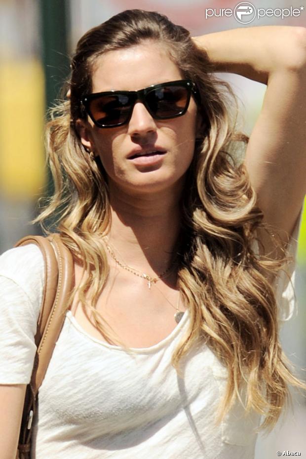 Gisele Bündchen lors d'une balade à New York à la mi-juin 2012