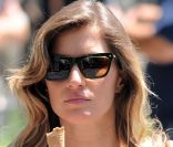 Gisele Bündchen lors d'une balade à New York à la mi-juin 2012