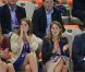 Les princesses Eugenie et Beatrice d'York à l'Aquatics Centre de Londres le 29 juillet 2012 pour les épreuves de natation des Jeux olympiques.