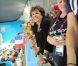 Debbie Phelps, maman de Michael Phelps, devenu l'ahtlète le plus titré des Jeux olympiques le 31 juillet 2012 à Londres avec 19 médailles dont 15 d'or après sa victoire obtenue avec le relais 4x200 m
