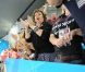 Debbie Phelps, maman de Michael Phelps, devenu l'ahtlète le plus titré des Jeux olympiques le 31 juillet 2012 à Londres avec 19 médailles dont 15 d'or après sa victoire obtenue avec le relais 4x200 m