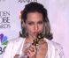 Angelina Jolie et son Golden Globe en 2000 pour Une vie volée