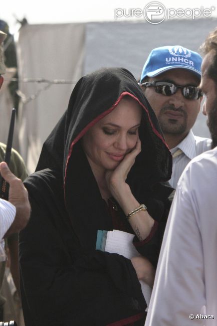 Angelina Jolie au Pakistan en 2010, en tant qu'ambassadrice de bonne volonté au haut commissariat aux réfugiés des Nations-Unies