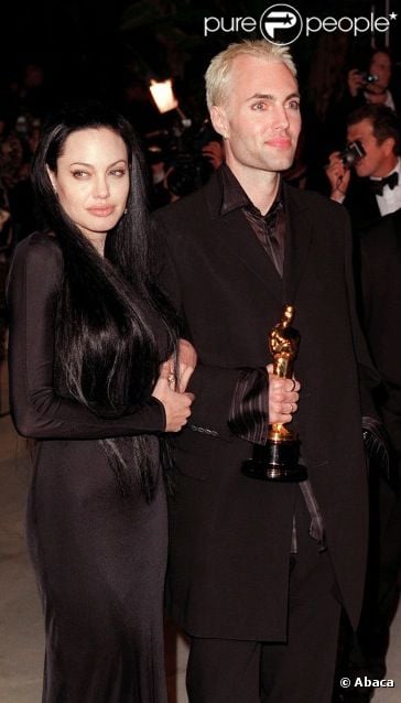 Angelina Jolie et son frère James en 2000 lors de la soirée post-Oscars