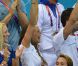 Laure Manaudou n'en croit pas ses yeux, son frère Florent vient de remporter la finale du 50m nage libre aux Jeux olympiques de Londres le 3 août 2012