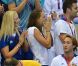 Laure Manaudou n'en croit pas ses yeux, son frère Florent vient de remporter la finale du 50m nage libre aux Jeux olympiques de Londres le 3 août 2012