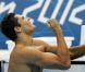 Florent Manaudou devient champion olympique du 50m nage libre sous les yeux de sa soeur Laure, en larmes, le 3 août 2012 à Londres