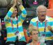  Le roi Carl XVI Gustaf de Suède et la reine Silvia, vêtus du polo de la délégation olympique suédoise, ont savouré mercredi 8 août 2012 la qualification de leurs handballeurs pour les demi-finales des JO de Londres, aux dépens du Danemark (24-22). Le couple royal, à la fin du match, n'a pas manqué de saluer les royaux danois, déçus. 