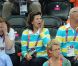  Le roi Carl XVI Gustaf de Suède et la reine Silvia, vêtus du polo de la délégation olympique suédoise, ont savouré mercredi 8 août 2012 la qualification de leurs handballeurs pour les demi-finales des JO de Londres, aux dépens du Danemark (24-22). Le couple royal, à la fin du match, n'a pas manqué de saluer les royaux danois, déçus. 