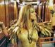 Britney Spears en Cléopâtre pour promouvoir le parfum Fantasy Twist.