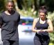 Kim Kardashian et son chéri Kanye West font leur jogging à Los Angeles le 10 août 2012