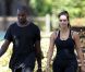 Kim Kardashian et son chéri Kanye West font leur jogging à Los Angeles le 10 août 2012