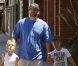  EXCLU : Kevin Federline, ses fils Sean et Jayden, ainsi que sa petite amie Victoria Prince et leur fille Jordan Kay sortent de chez le coiffeur à Studio City le 15 août 2012 