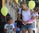  EXCLU : Kevin Federline, ses fils Sean et Jayden, ainsi que sa petite amie Victoria Prince et leur fille Jordan Kay sortent de chez le coiffeur à Studio City le 15 août 2012 