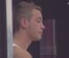 Julien ne peut contenir ses larmes à l'annonce du départ de Fanny (quotidienne  Secret Story 6  - samedi 18 août 2012).