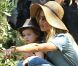 Rachel Zoe et son fils Skyler profitent d'un moment en famille dans le Franklin Canyon Park à Beverly Hills. Le 18 août 2012.