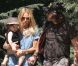 Rachel Zoe, son mari Rodger Berman et leur fils Skyler se baladent dans le Franklin Canyon Park à Beverly Hills. Le 18 août 2012.