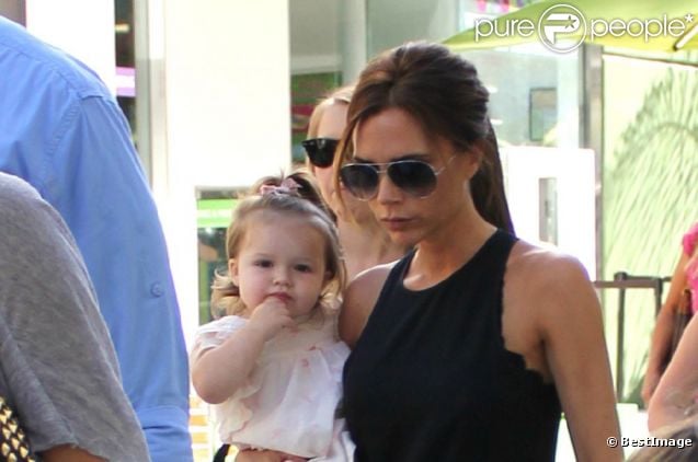 Exclusif - Victoria Beckham et sa fille Harper à Century City, le 26 août 2012.