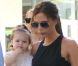 Exclusif - Victoria Beckham et sa fille Harper quittent le restaurant Giggles N' Hugs. Century City, le 26 août 2012.