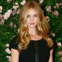 Rosie Huntington-Whiteley : Ravissante pour lancer sa collection de lingerie