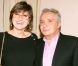 Michel Sardou et Anne-Marie Périer, son épouse, à Paris, le 26 avril 2004.